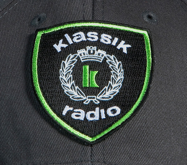 Klassik Radio Cap - Ansicht des eingestickten Wappens