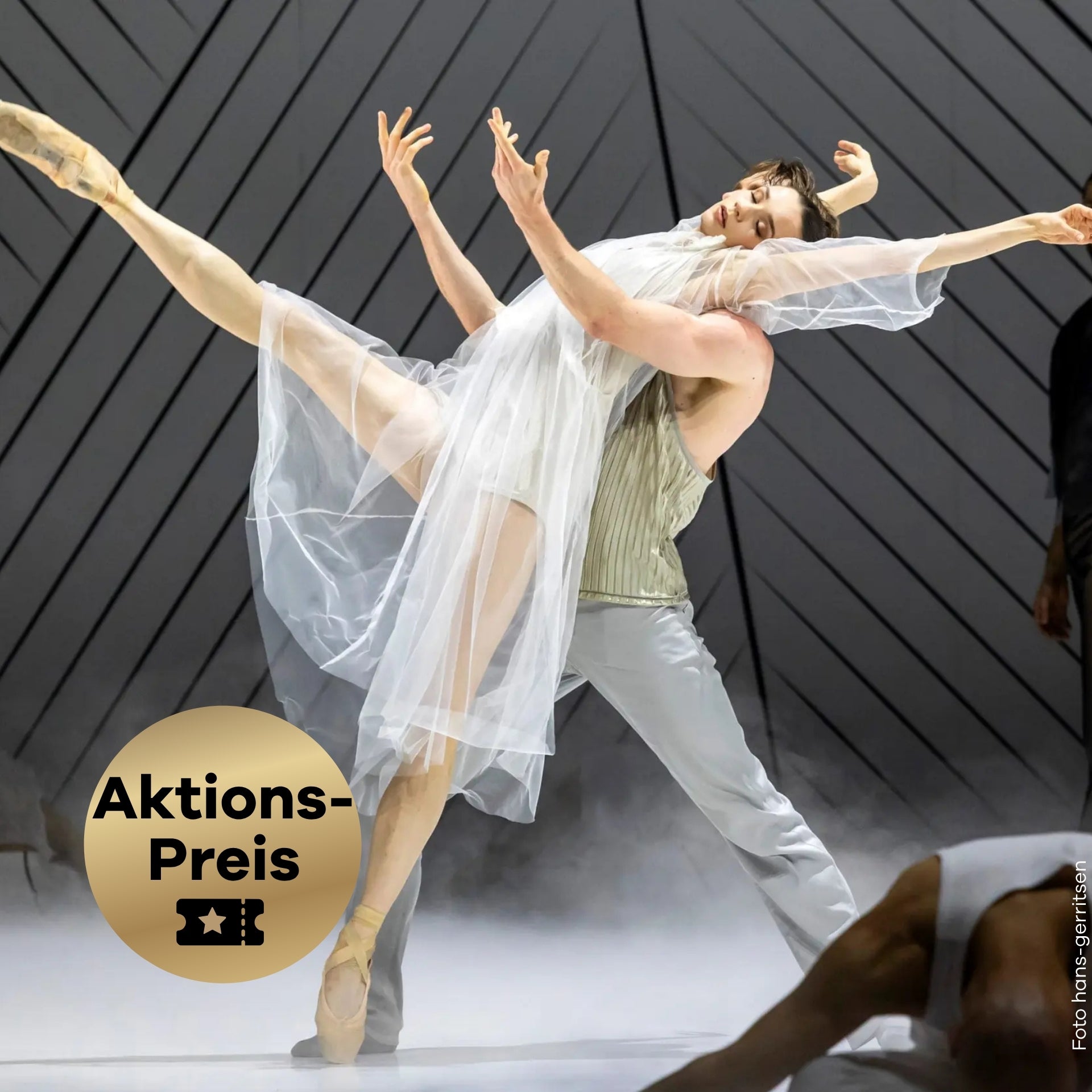 Ballet-Paar auf der Bühne von Les Ballets de Monte-Carlo, Störer: Aktionspreis