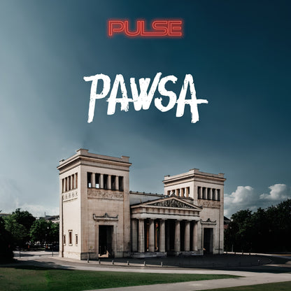 Totale des Königsplatzes in München, darüber Schriftzug PULSE Festival und DJ PAWSA