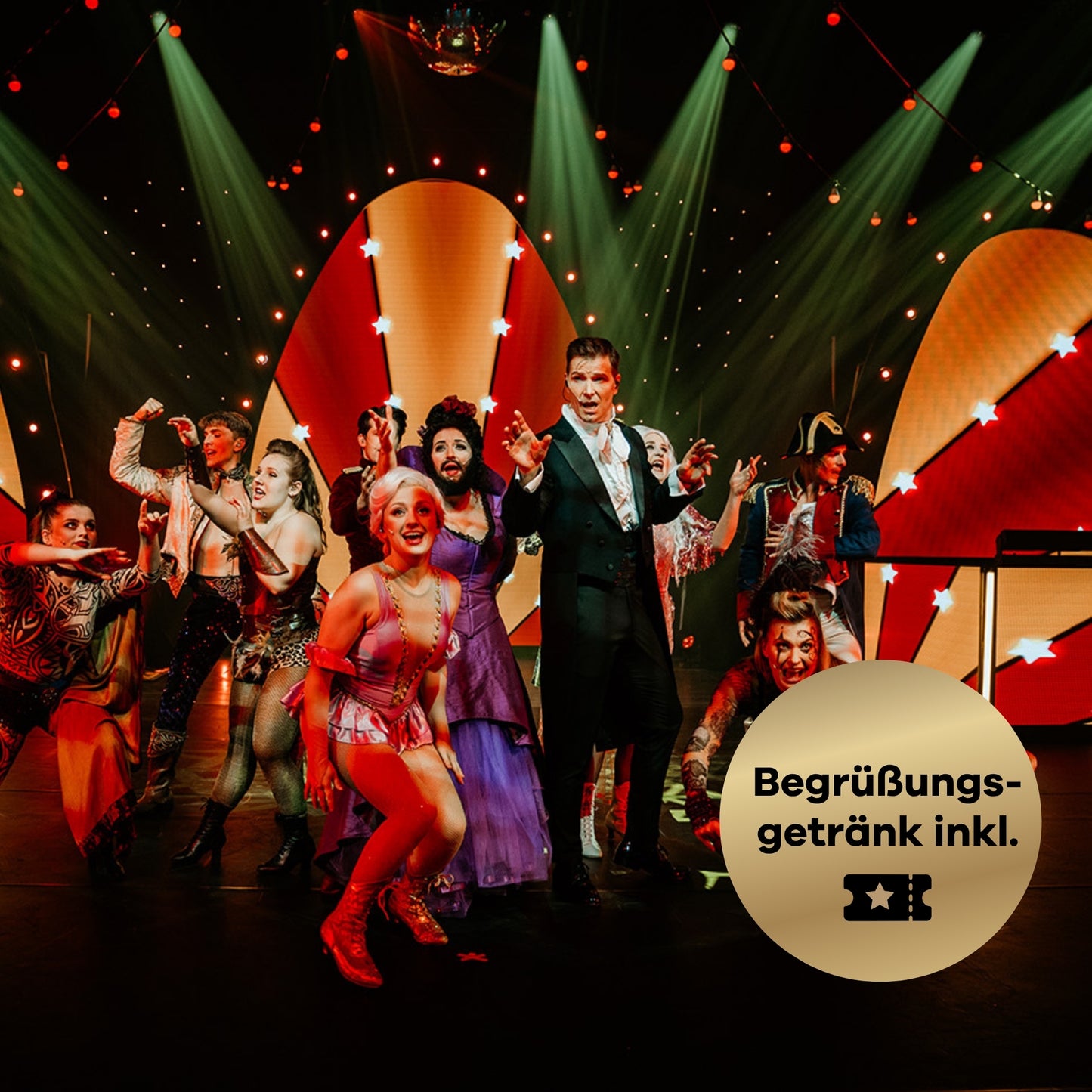 The Greatest Show, Szene von der Bühne mit Jan Ammann und den Darstellern in ihren Rollen bei The Greatest Showman