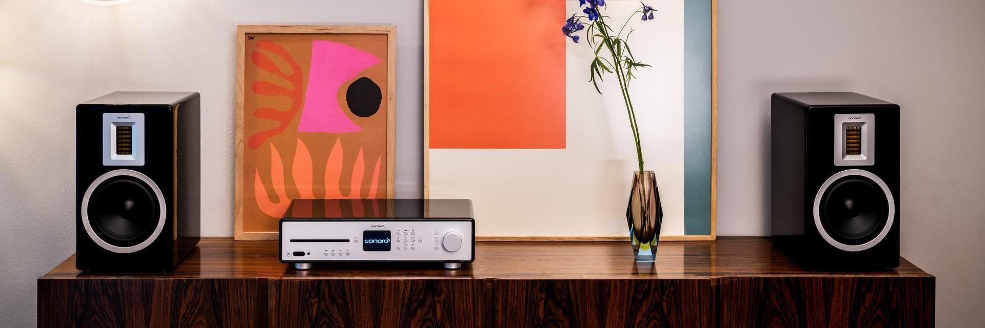 sonoro MAESTRO ORCHESTRA, schwarz auf Sideboard